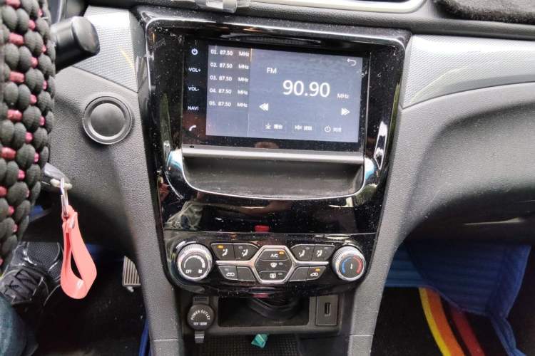 Used Karry K60 2017 1.5L Automatic Luxury Model Audio And AC Panel