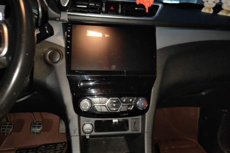 Used Karry K60 2017 1.5L Manual Luxury Model Audio And AC Panel
