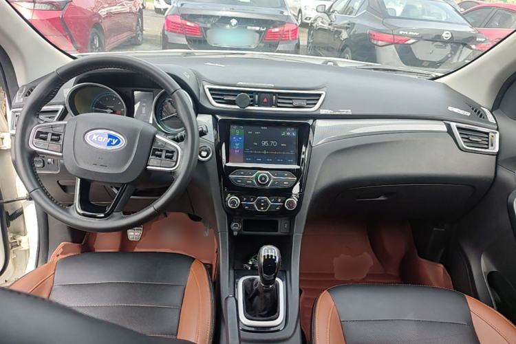 Used Karry K60 2017 1.5L Manual Flagship Model Center Console