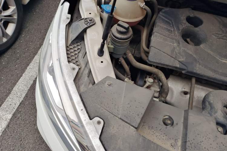 Used Karry K60  Engine Bay Right