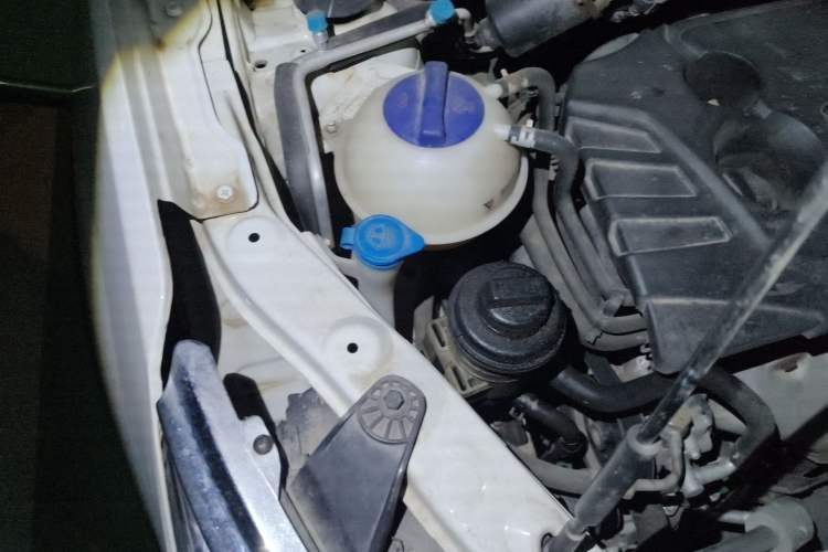Used Karry K60 2017 1.5L Manual Flagship Model Engine Bay Right