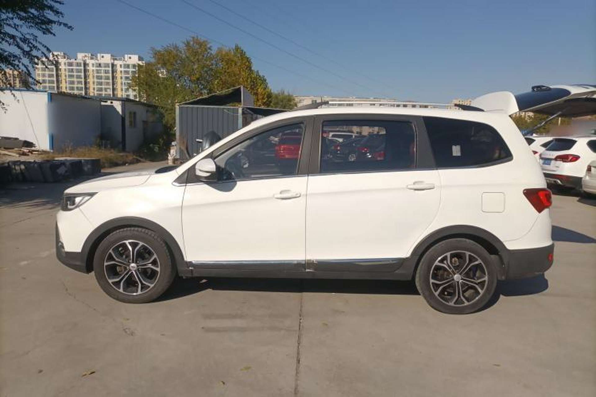 Used Karry K60 2017 1.5L Manual Flagship Model Exterior 3