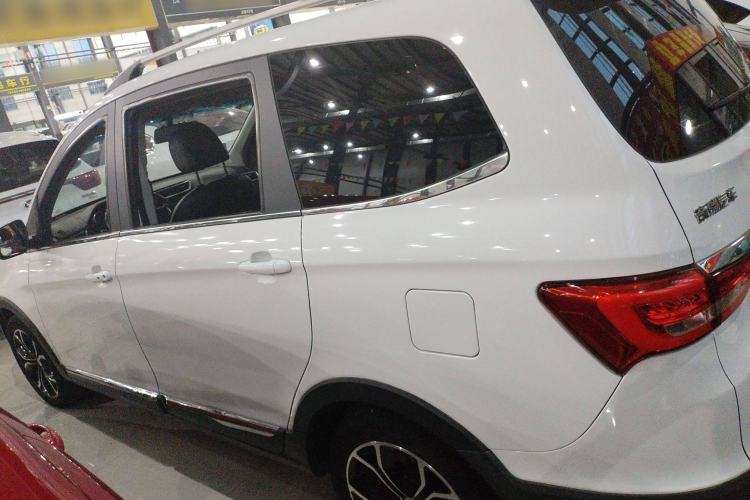 Used Karry K60 2017 1.5L Manual Flagship Model Exterior 5