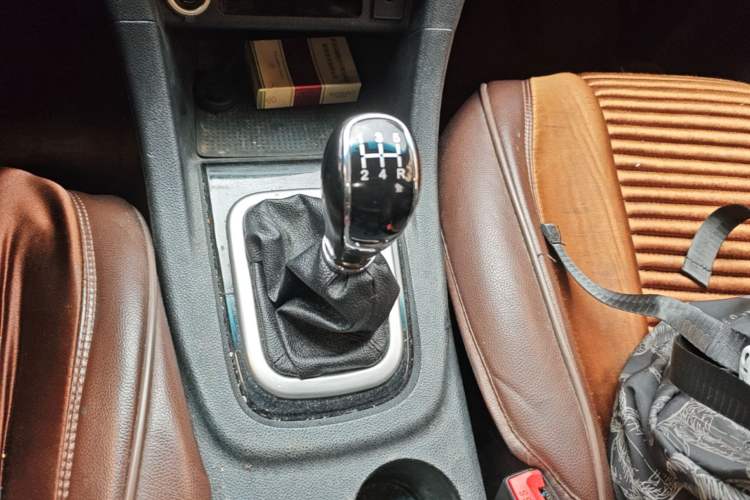 Used Karry K60 2017 1.5L Manual Luxury Model Gear Lever