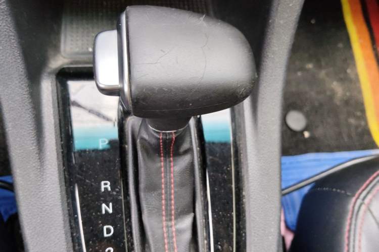 Used Karry K60 2017 1.5L Automatic Luxury Model Gear Lever