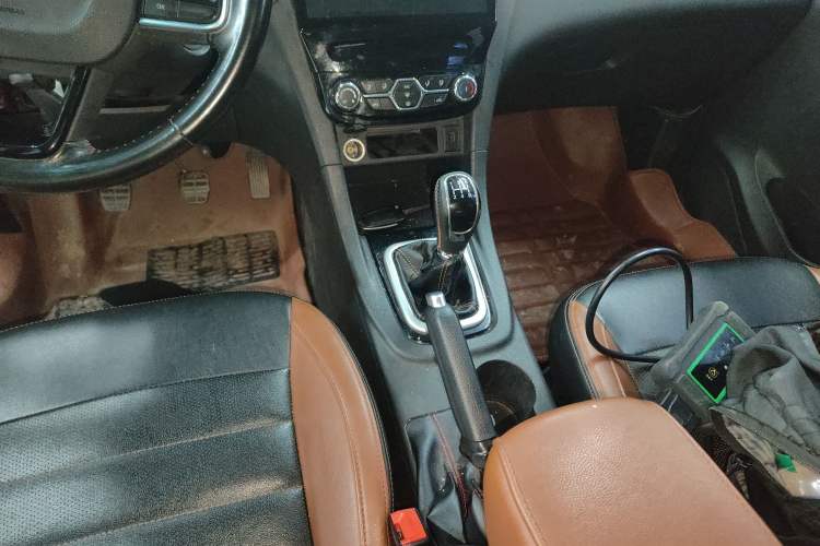 Used Karry K60 2017 1.5L Manual Luxury Model Gear Lever