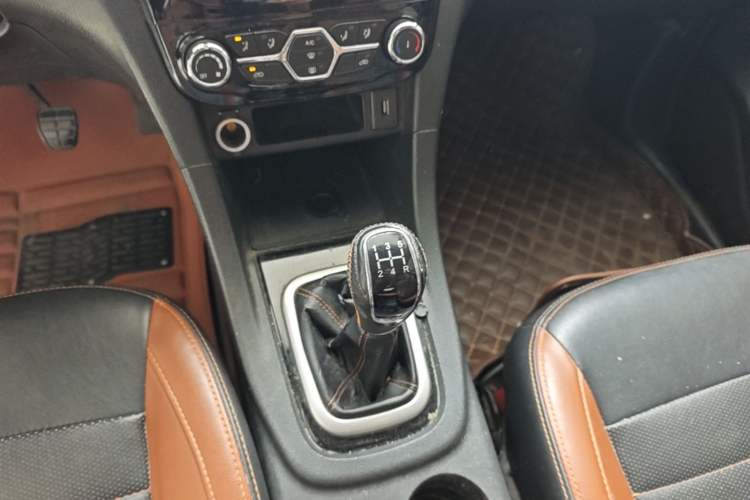 Used Karry K60 2017 1.5L Manual Flagship Model Gear Lever