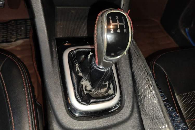 Used Karry K60 2017 1.5L Manual Luxury Model Gear Lever