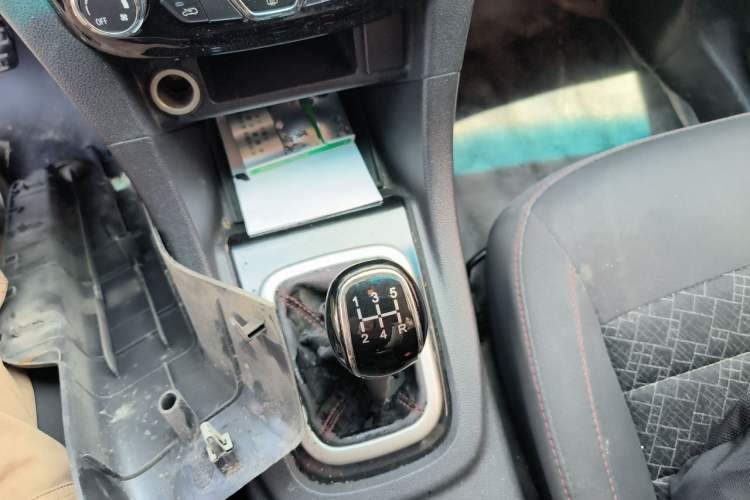 Used Karry K60 2017 1.5L Manual Comfort Model Gear Lever