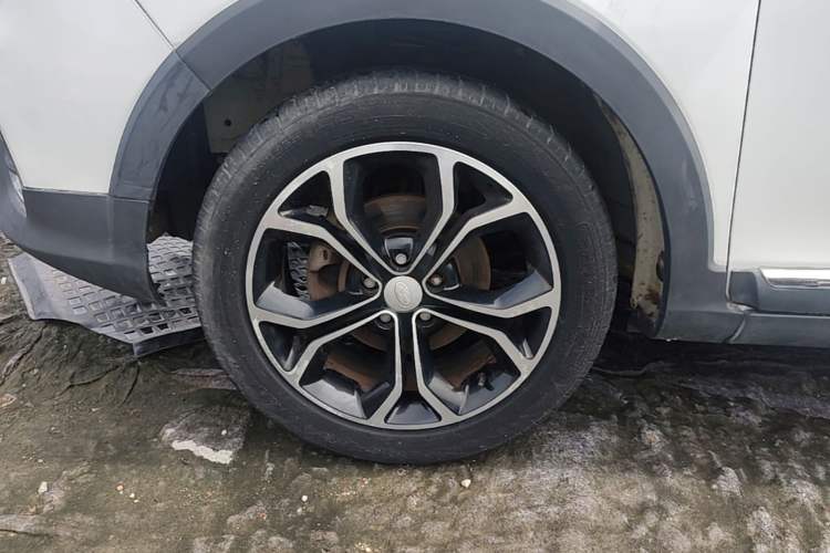 Used Karry K60 2017 1.5L Manual Flagship Model Left Front Wheel Hub