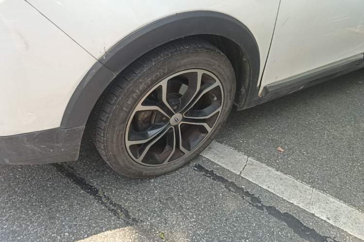 Used Karry K60 2017 1.5L Automatic Flagship Model Left Front Wheel Hub