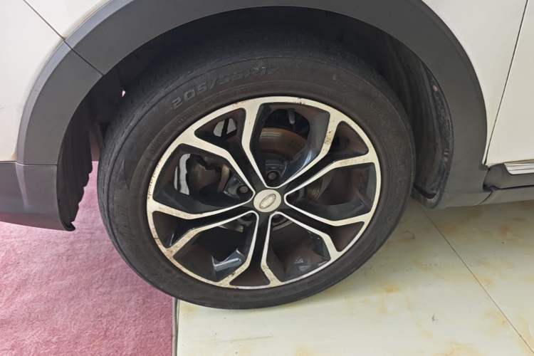 Used Karry K60 2017 1.5L Manual Flagship Model Left Front Wheel Hub
