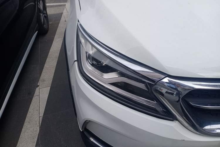 Used Karry K60 2017 1.5L Automatic Flagship Model Right Front Headlight