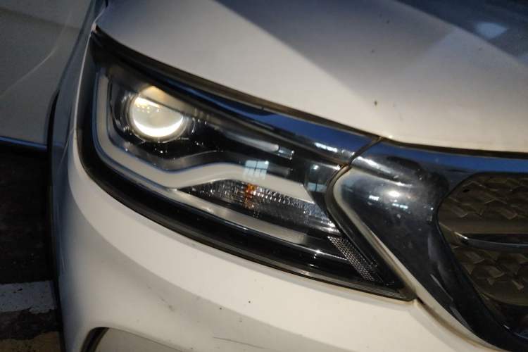 Used Karry K60 2017 1.5L Manual Luxury Model Right Front Headlight