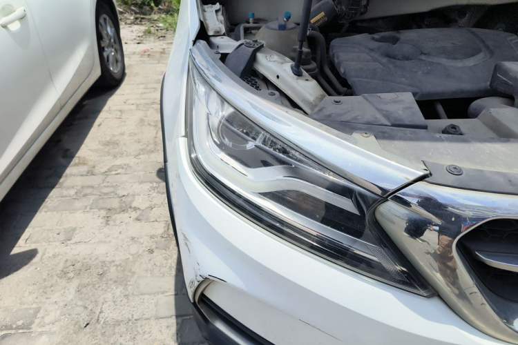 Used Karry K60 2017 1.5L Manual Comfort Model Right Front Headlight