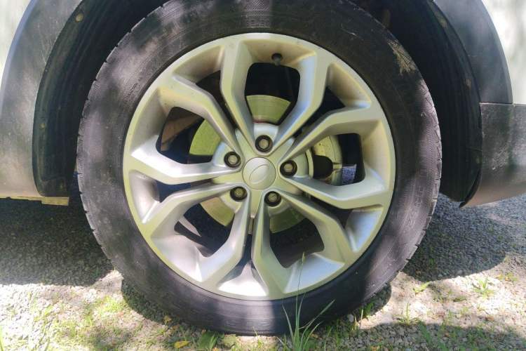 Used Karry K60 2017 1.5L Automatic Luxury Model Right Front Wheel Hub