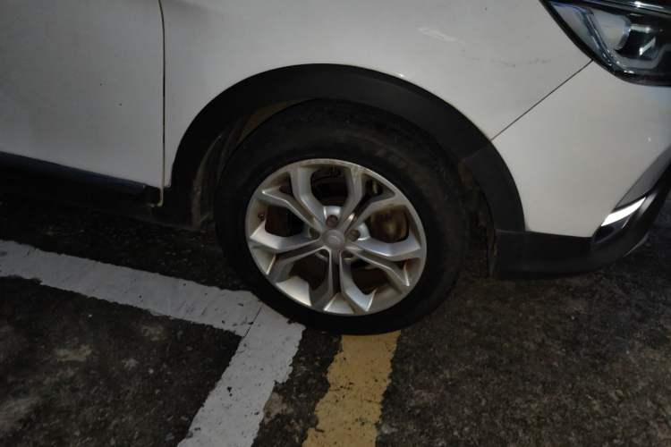 Used Karry K60 2017 1.5L Manual Luxury Model Right Front Wheel Hub