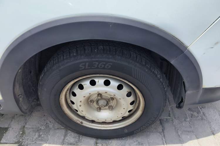 Used Karry K60 2017 1.5L Manual Comfort Model Right Front Wheel Hub