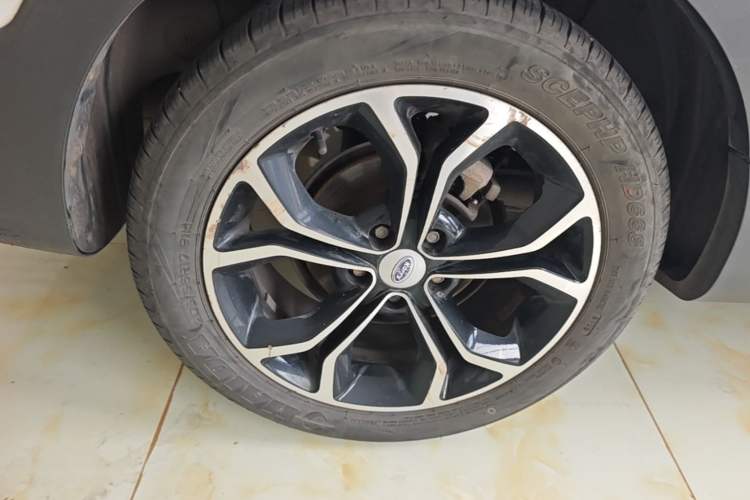 Used Karry K60 2017 1.5L Manual Flagship Model Right Rear Wheel Hub