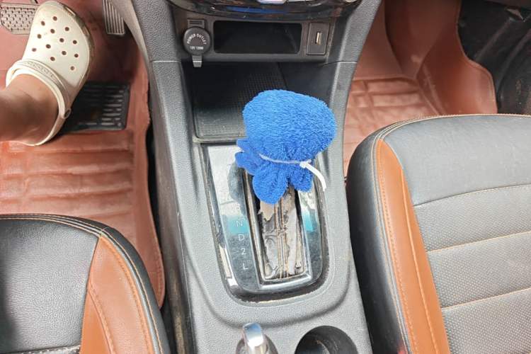 Used Karry K60 2018 1.5L Automatic with Sunroof Gear Lever