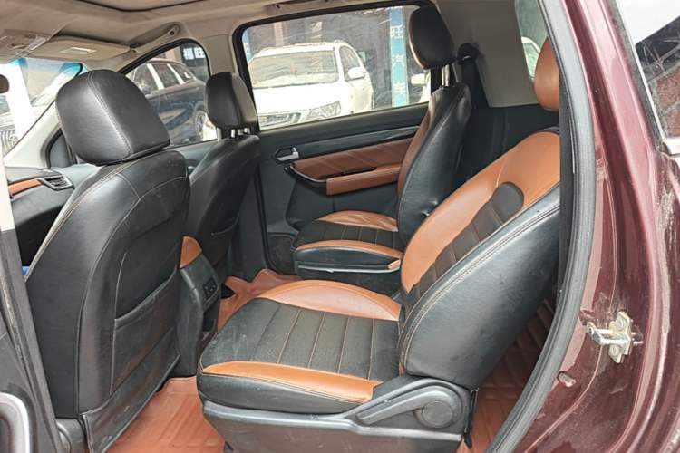 Used Karry K60 2018 1.5L Automatic with Sunroof Left Rear Seat