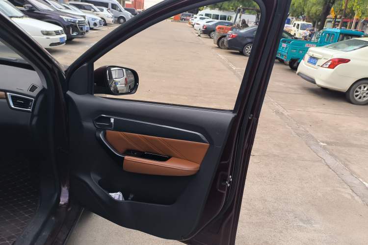Used Karry K60 2018 1.5L Manual Sunroof Version Right Front Door Interior
