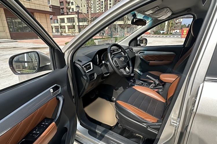 Used Karry K60 2018 1.5L Automatic Luxury Model Interior 2