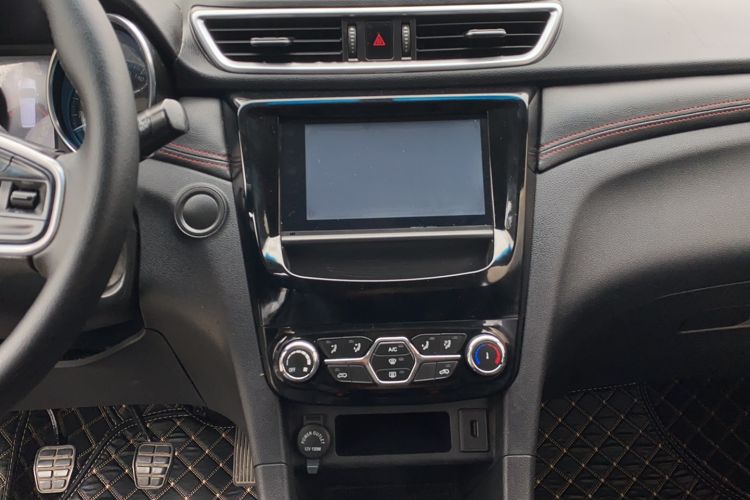Used Karry K60 2018 1.5T Manual Luxury Model Audio And AC Panel