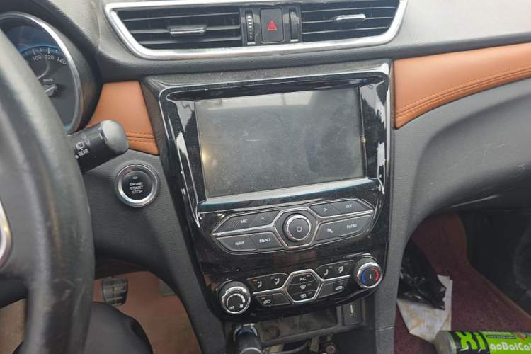 Used Karry K60 2018 1.5T Manual Flagship Model Audio And AC Panel