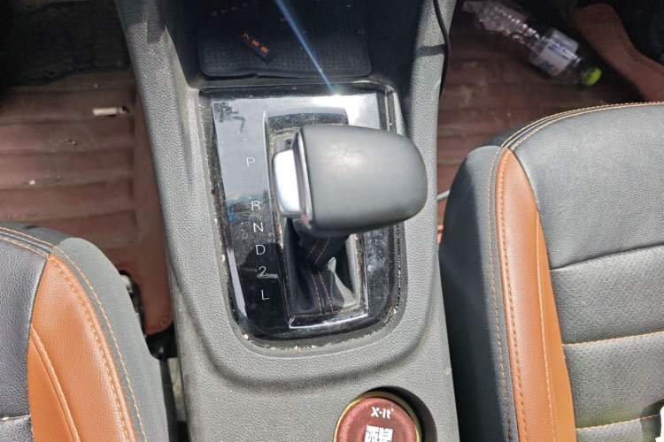 Used Karry K60 2018 1.5L Automatic Luxury Model Gear Lever