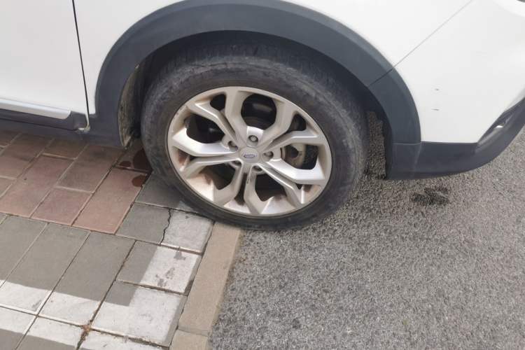 Used Karry K60 2018 1.5L Automatic Luxury Model Right Front Wheel Hub