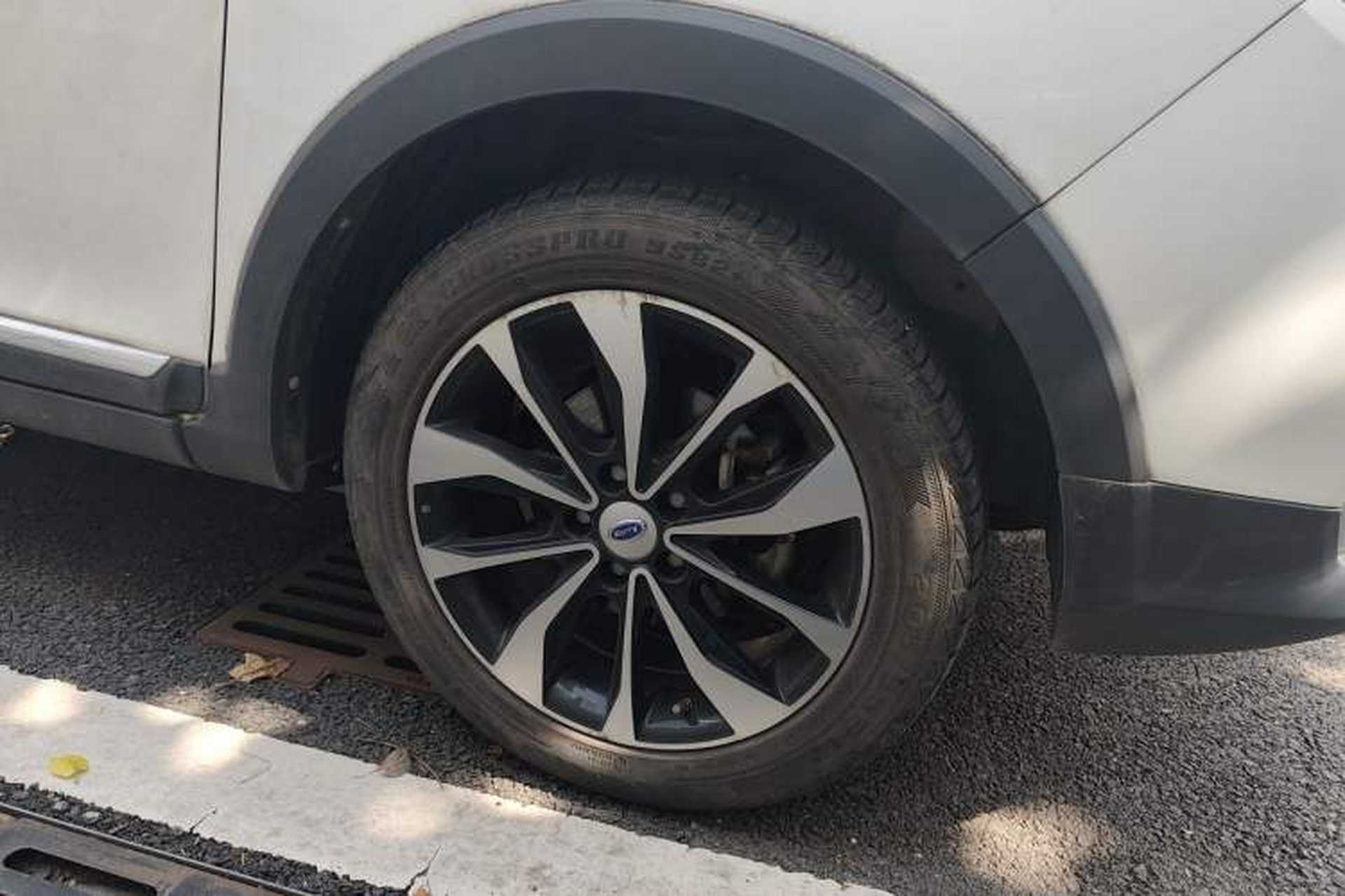 Used Karry K60 2018 1.5L Manual Sunroof Version Right Front Wheel Hub