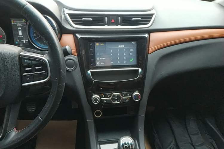 Used Karry K60 2018 1.5T Manual Luxury Model Audio And AC Panel