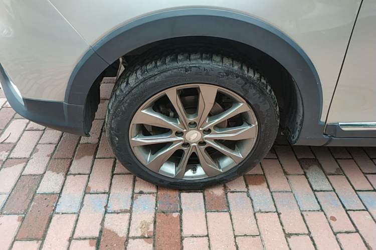 Used Karry K60 2018 1.5T Manual Luxury Model Left Front Wheel Hub