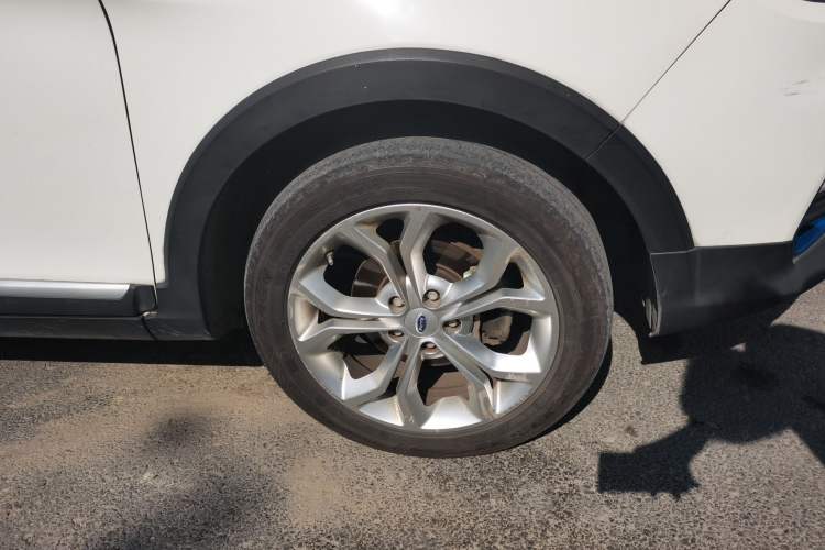 Used Karry K60EV 2018 Luxury Edition Right Front Wheel Hub