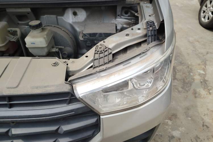Used Karry X6 2022 1.6L Standard Single-Row Crew Cab DAM16KR Engine Bay Left