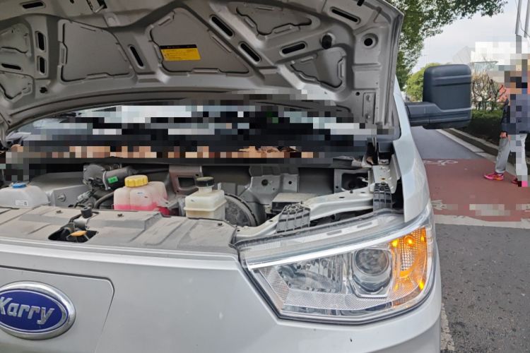 Used Karry Xiaoxiang EV 2023 Youth Edition Cargo Truck 41.86 kWh Engine Bay Left