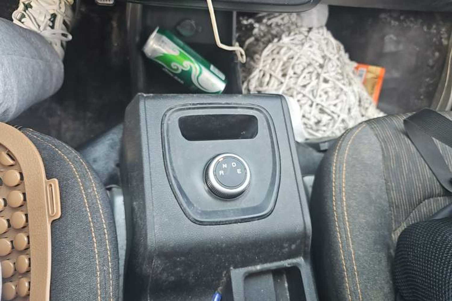 Used Karry Xiaoxiang EV 2023 Panel Van Luxury Version 55.7 kWh Gear Lever