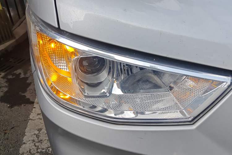 Used Karry Xiaoxiang EV 2023 Youth Edition Cargo Truck 41.86 kWh Right Front Headlight