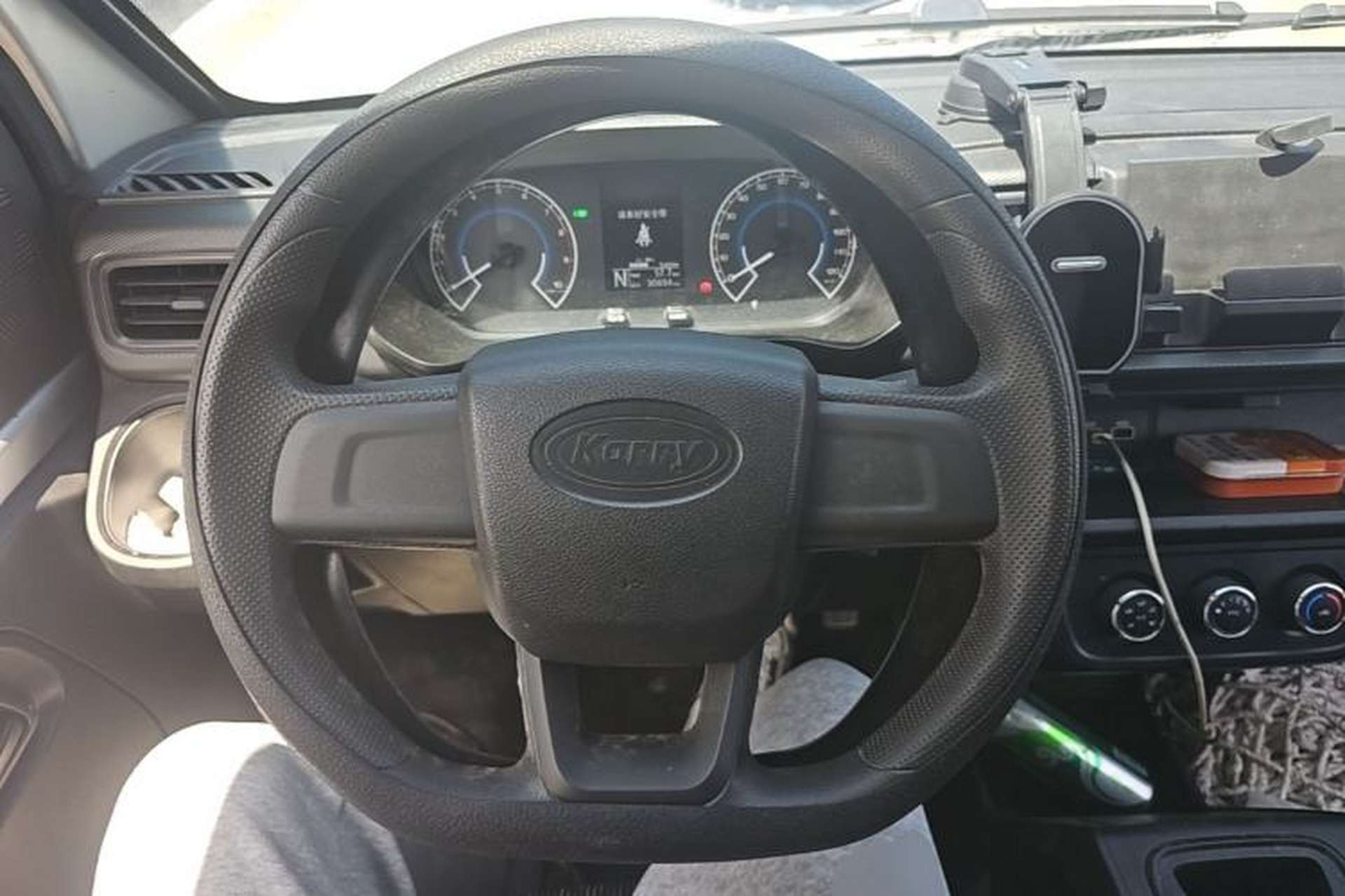 Used Karry Xiaoxiang EV 2023 Panel Van Luxury Version 55.7 kWh Steering Wheel