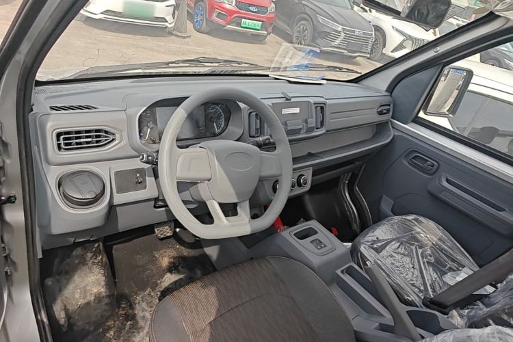 Used Karry Xiaoxiang X3 2024 245 km Pickup Center Console