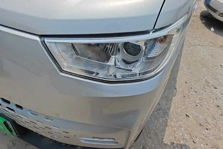 Used Karry Xiaoxiang X3 2024 245 km Pickup Left Front Headlight