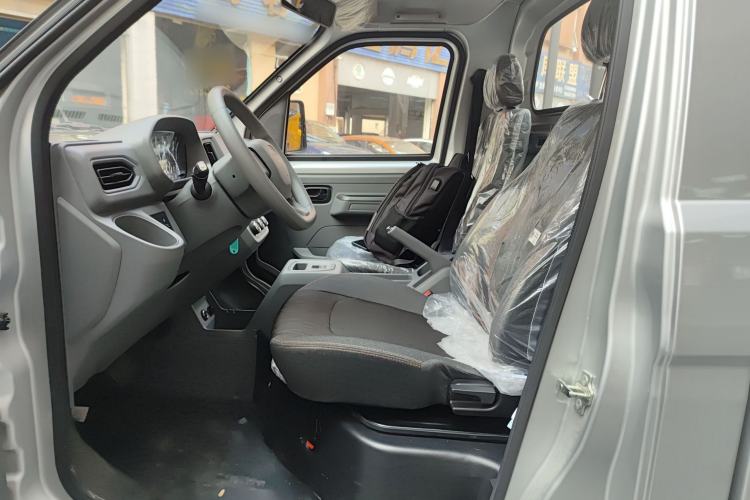 Used Karry Xiaoxiang X3 2024 245 km Pickup Left Front Seat