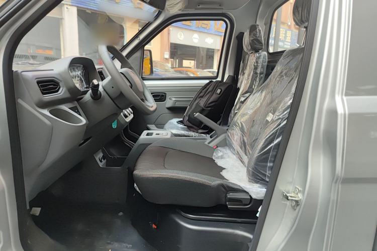 Used Karry Xiaoxiang X3 2024 245 km Pickup Left Rear Seat