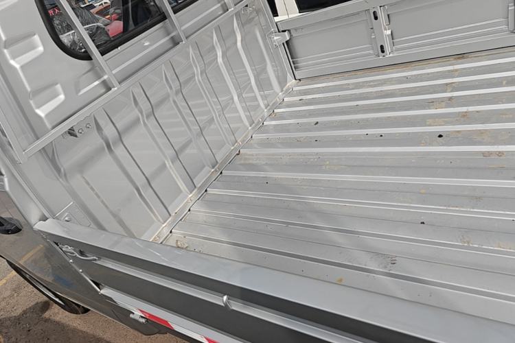 Used Karry Xiaoxiang X3 2024 245 km Pickup Left Rear Seat