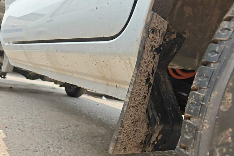 Used Karry Xiaoxiang X3 2024 245 km Pickup Right Side Sill