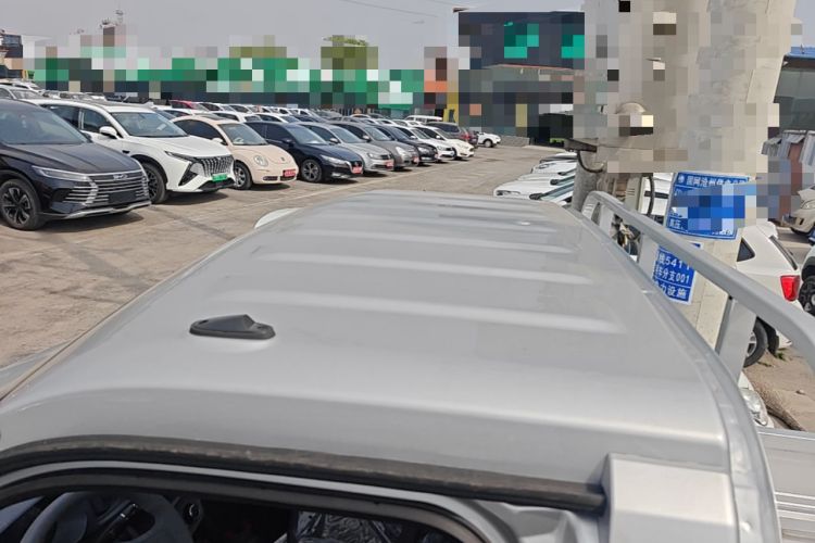 Used Karry Xiaoxiang X3 2024 245 km Pickup Roof