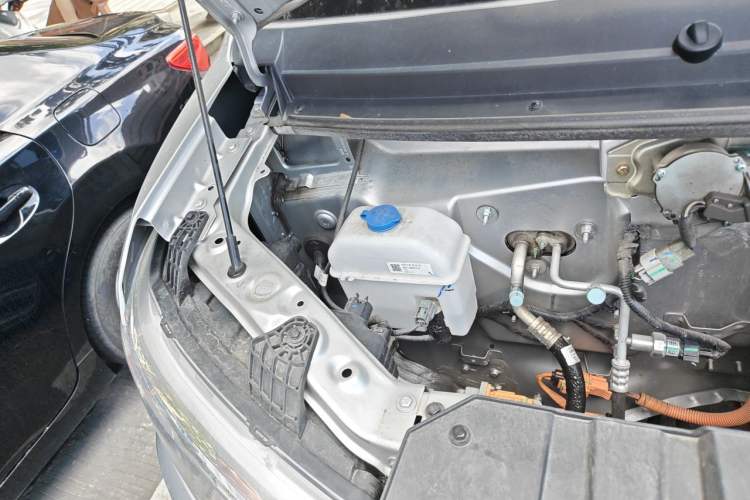Used Karry Xiaoxiang X3  Engine Bay Right