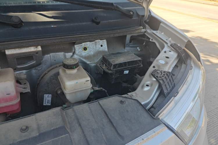 Used Karry Xiaoxiang X5 2024 Cargo Truck Engine Bay Left