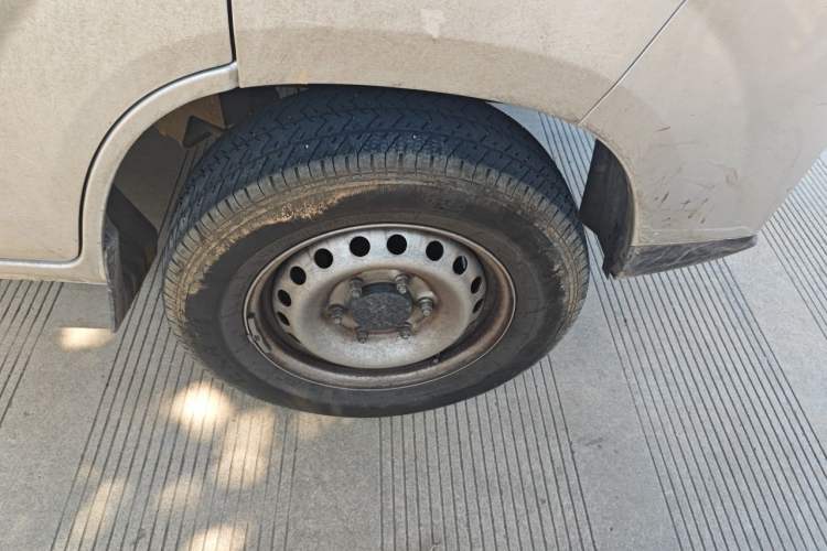 Used Karry Xiaoxiang X5 2024 Cargo Truck Right Front Wheel Hub